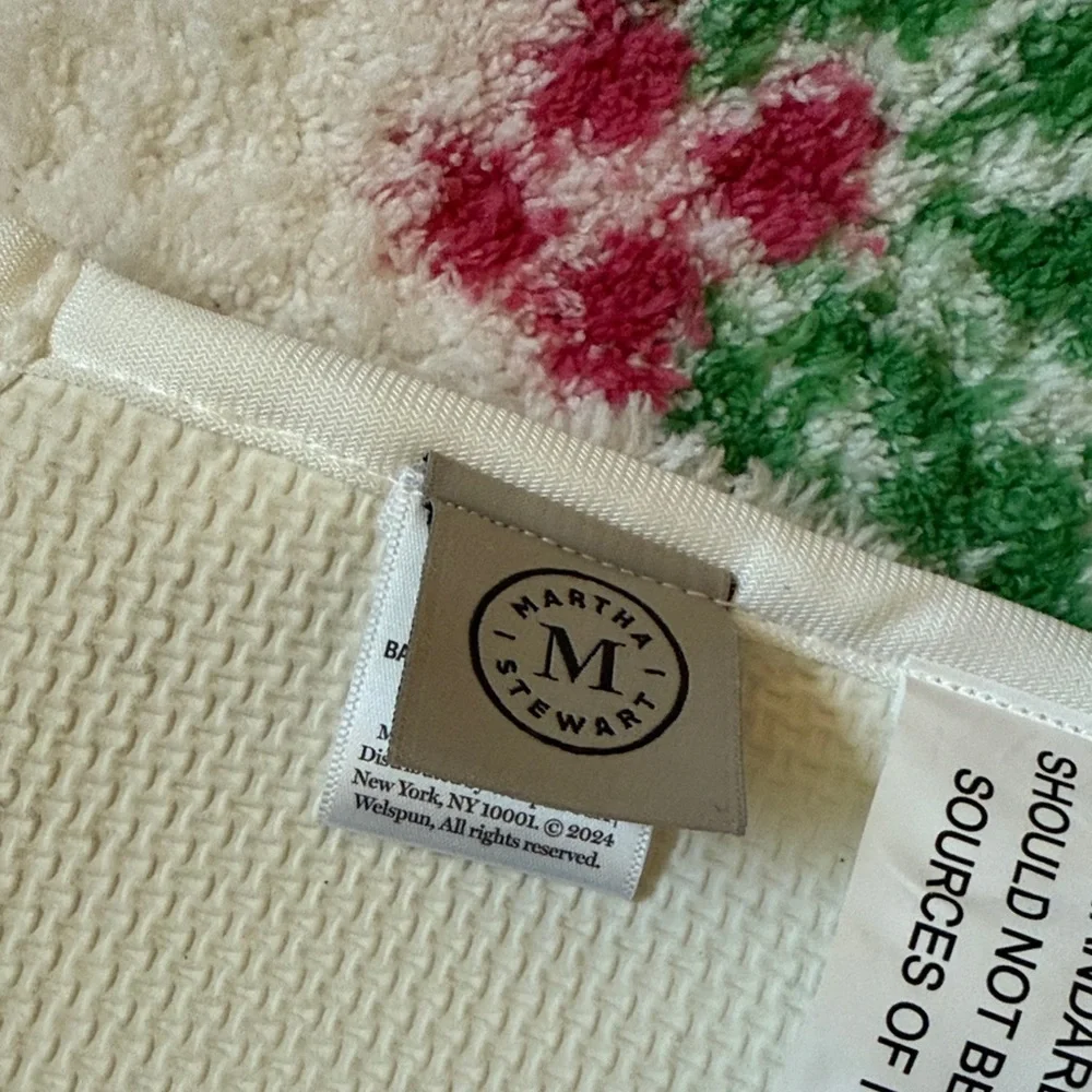 Martha Stewart White and Green Bath Mat